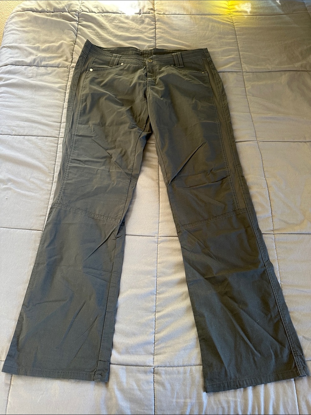 Kuhl Women’s Cargo Pants in Dark Gray